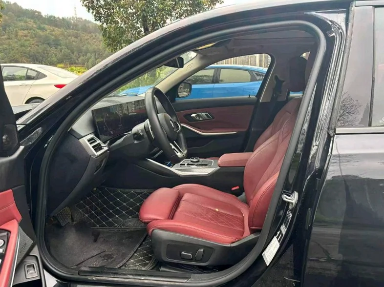 宝马3系 驾驶室