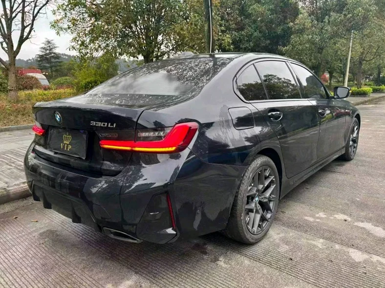 宝马3系 后面外观二