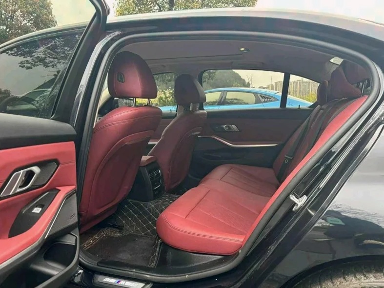 宝马3系 内饰后排