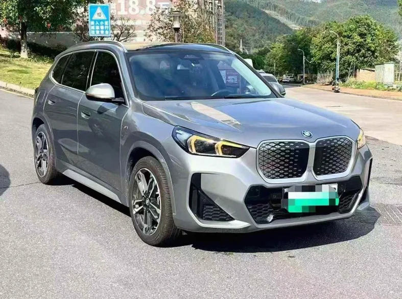 宝马IX 后面外观一