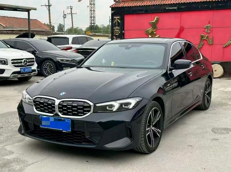 宝马5系 正面外观三