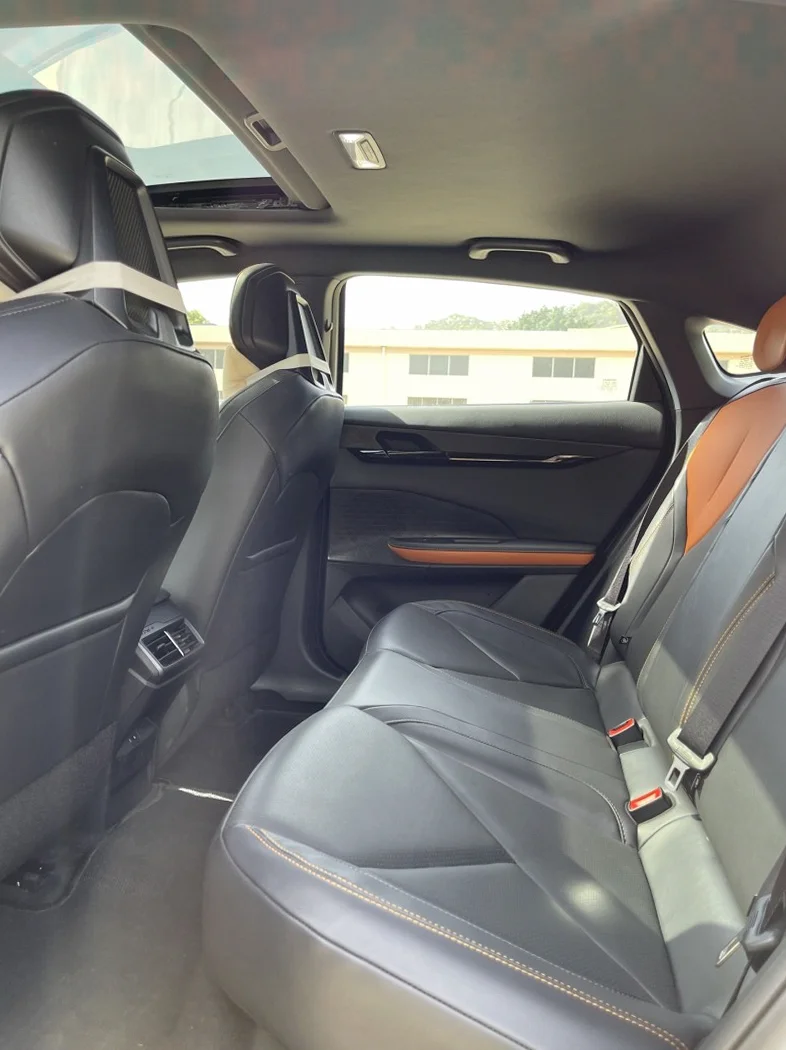 长安汽车UNI 后面外观三