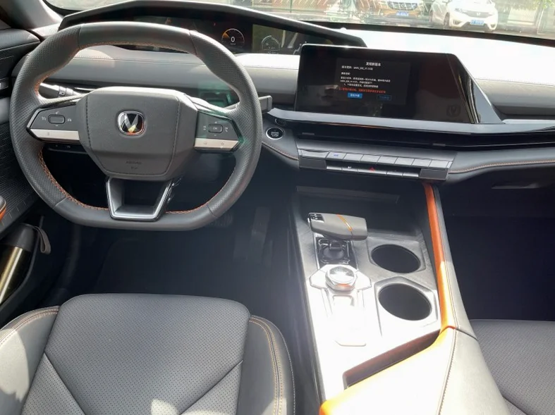 长安汽车UNI 内饰前排