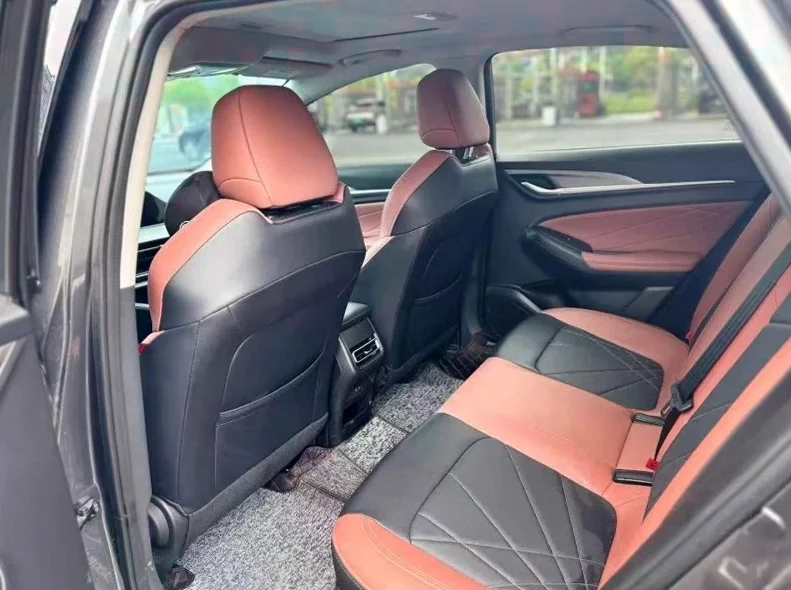 长安汽车逸动 正面外观三