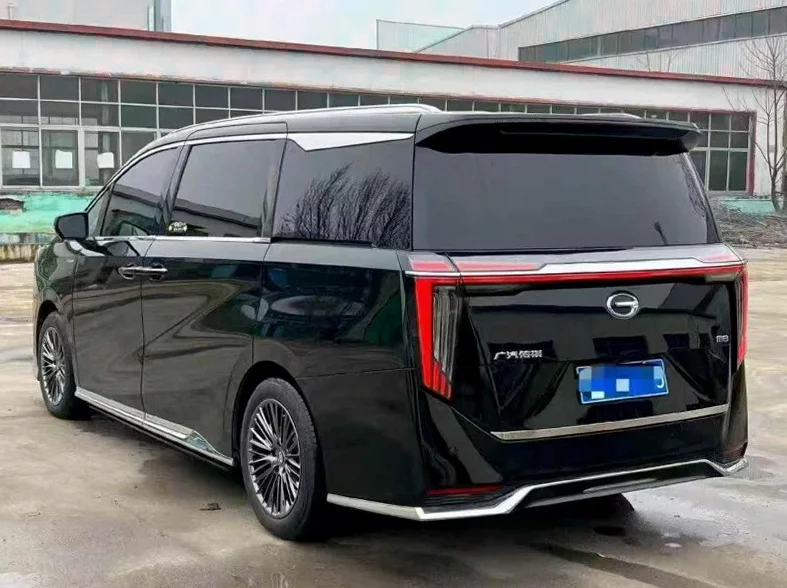 传祺M8 内饰前排