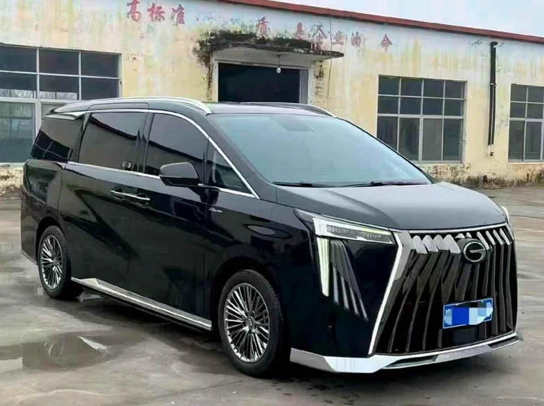 传祺M8 正面外观二