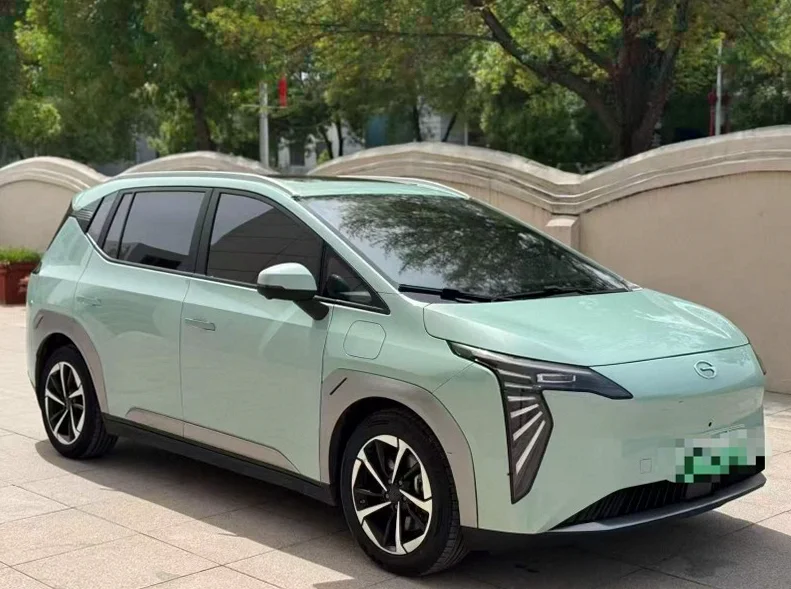 传祺埃安Y 正面外观三