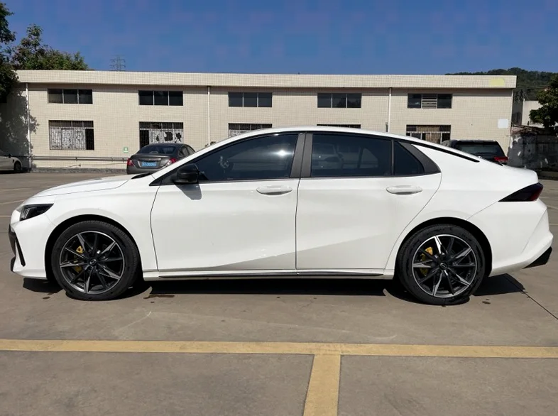 传祺影豹 正面外观三