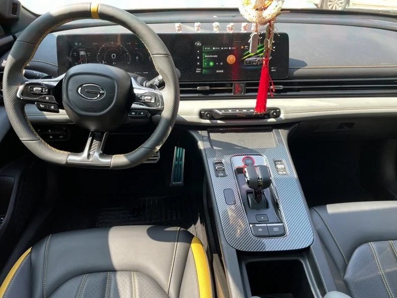 传祺影豹 内饰前排