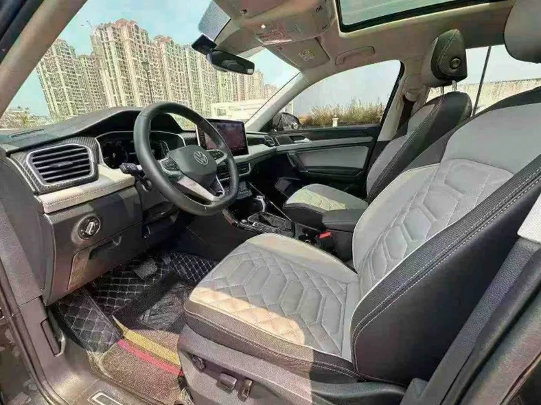 大众探岳 后面外观一