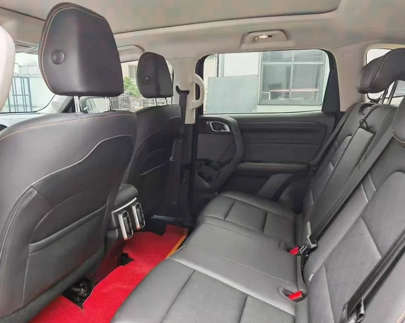 哈弗大狗 后面外观一