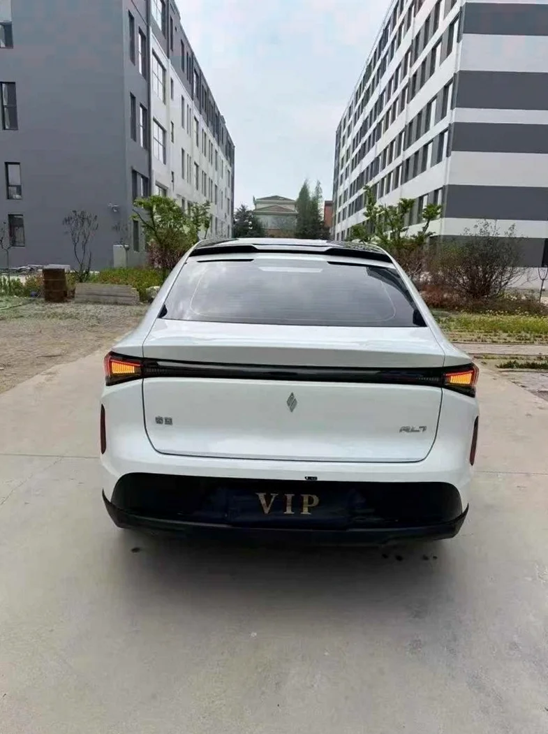 吉利睿蓝 后面外观一