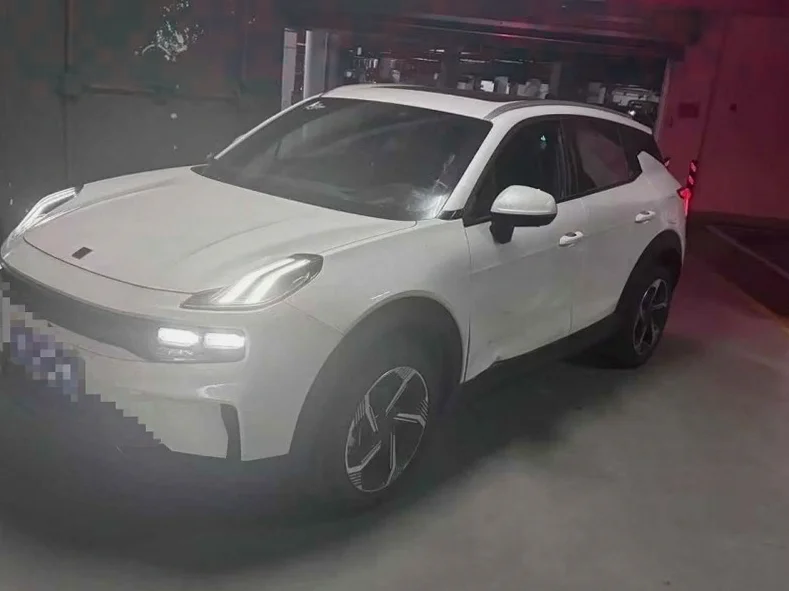 领克06 正面外观二