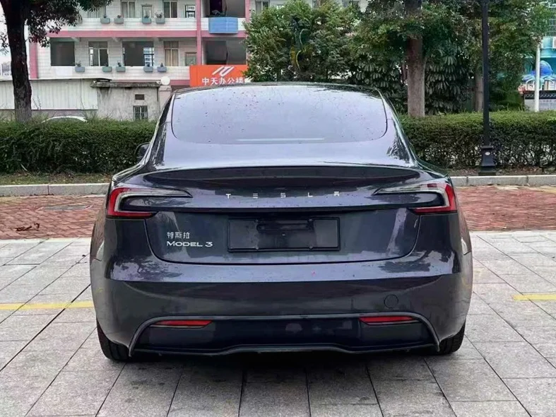 特斯拉MODEL 内饰后排