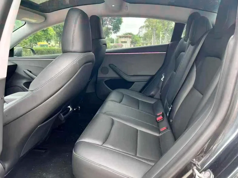 特斯拉MODEL 后面外观二