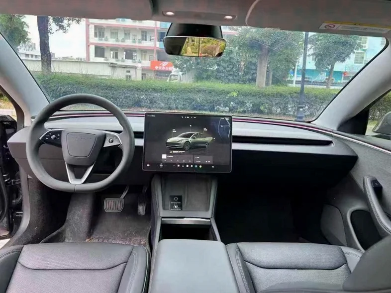 特斯拉MODEL 后面外观三