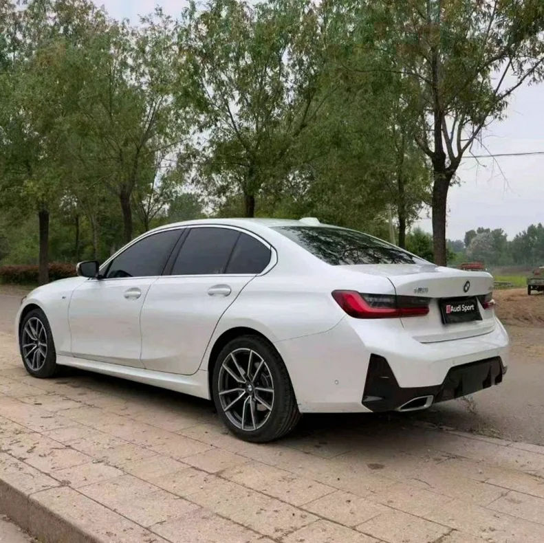 宝马3系 后面外观一