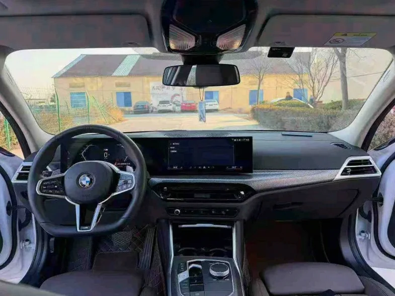 宝马3系 内饰后排