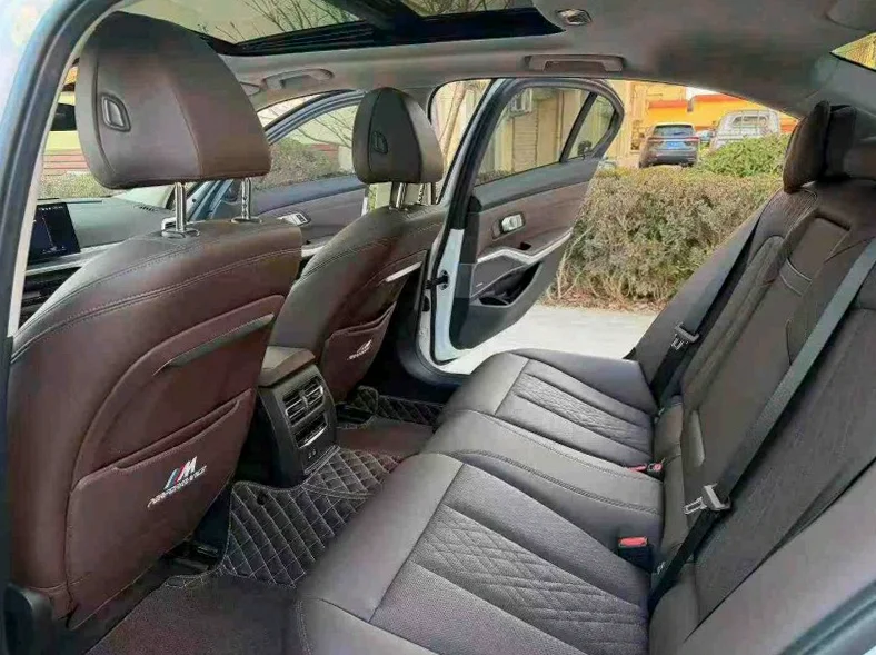 宝马3系 驾驶室