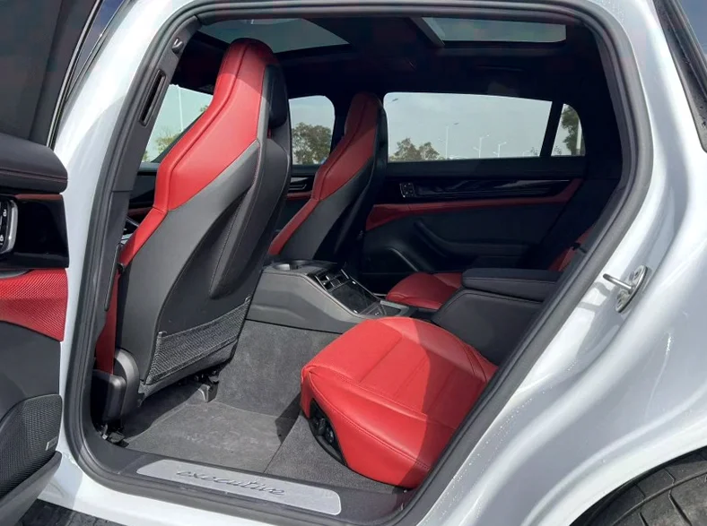 保时捷帕拉梅拉 后面外观二