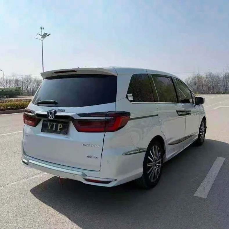 本田艾力绅 后面外观一