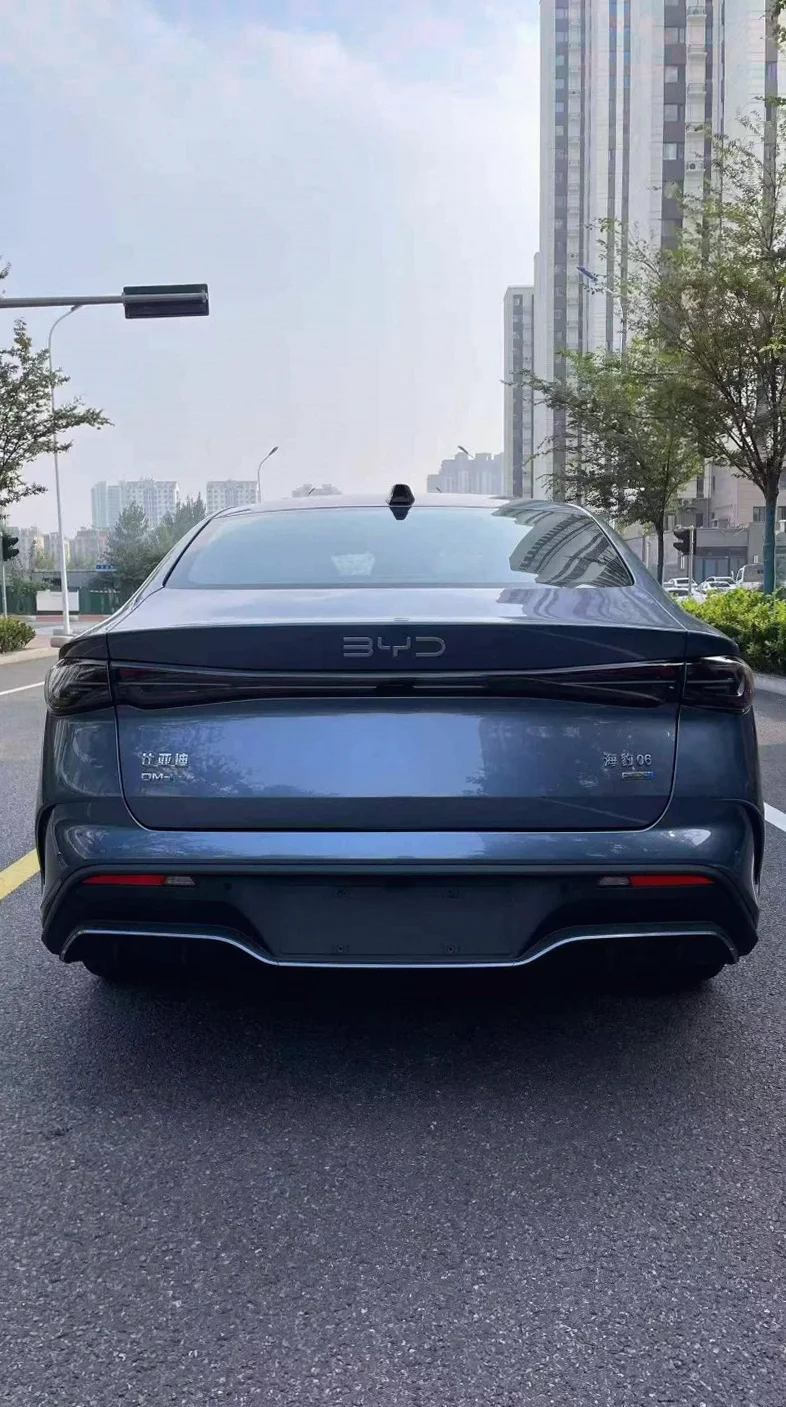 比亚迪海豹 后面外观三