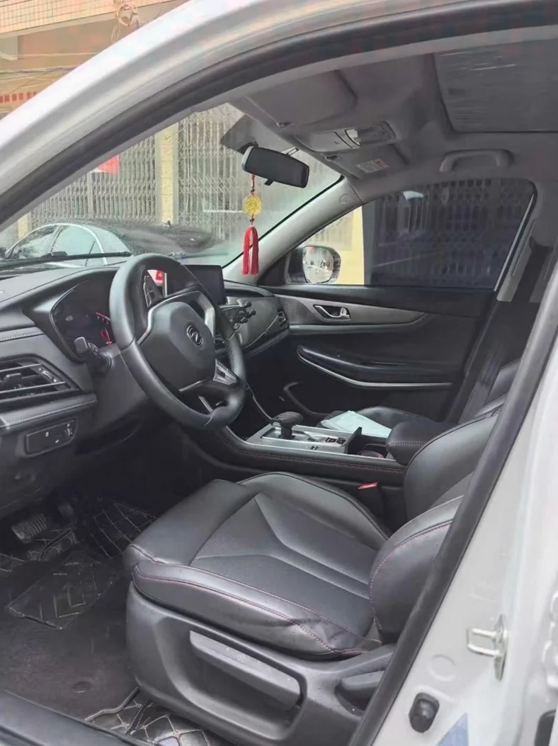 长安汽车CS75 后面外观二