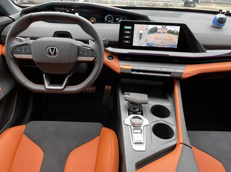 长安汽车UNI 后面外观三