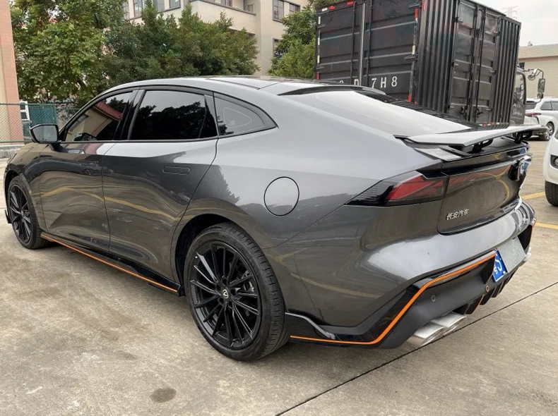 长安汽车UNI 后面外观二