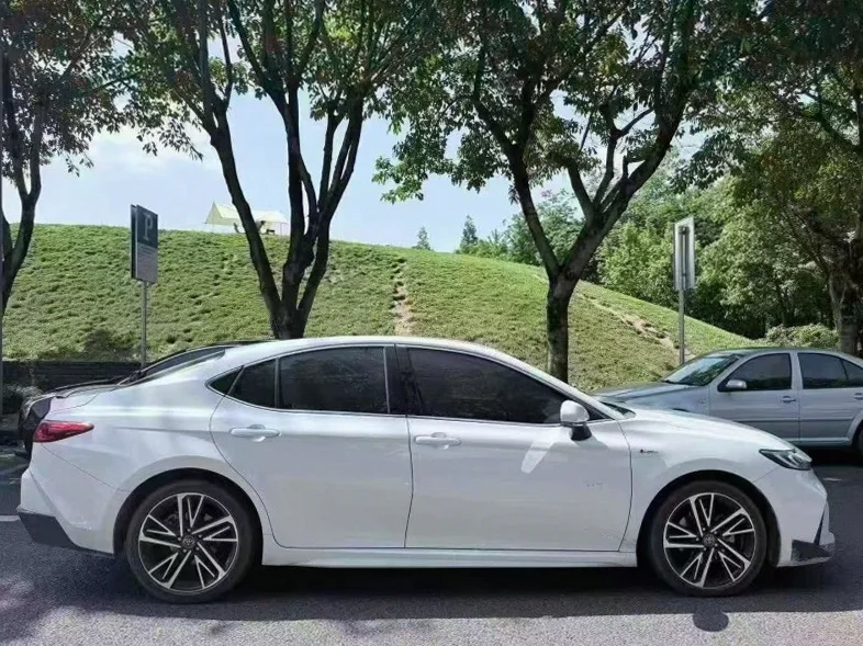 丰田凯美瑞 内饰前排