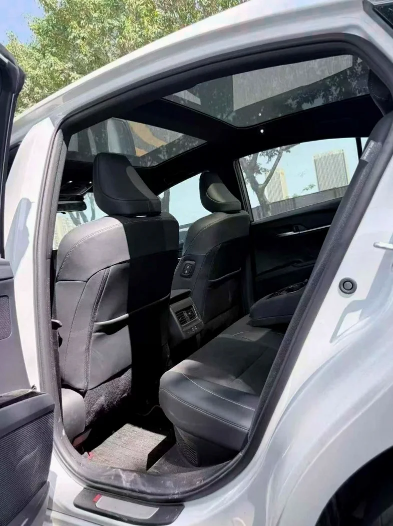 丰田凯美瑞 后面外观一