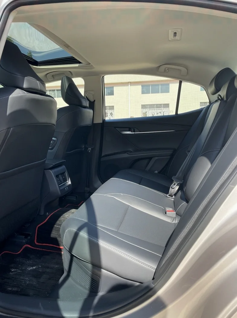 丰田凯美瑞 后面外观三