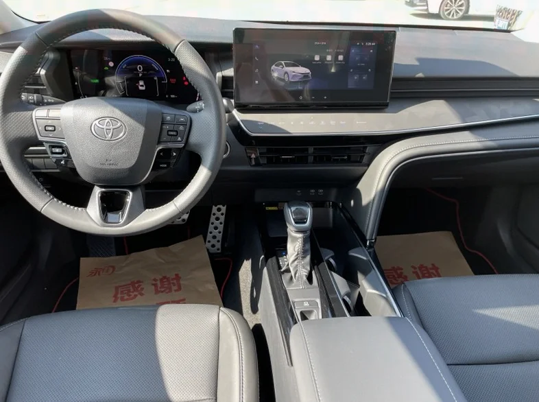 丰田凯美瑞 正面外观三