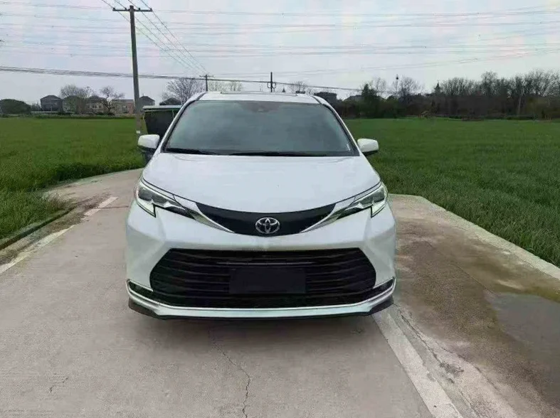 25年丰田塞纳 2.5L混动 7座