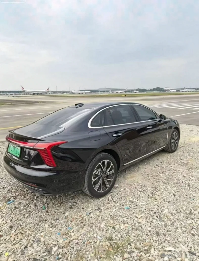 红旗H5 后面外观二