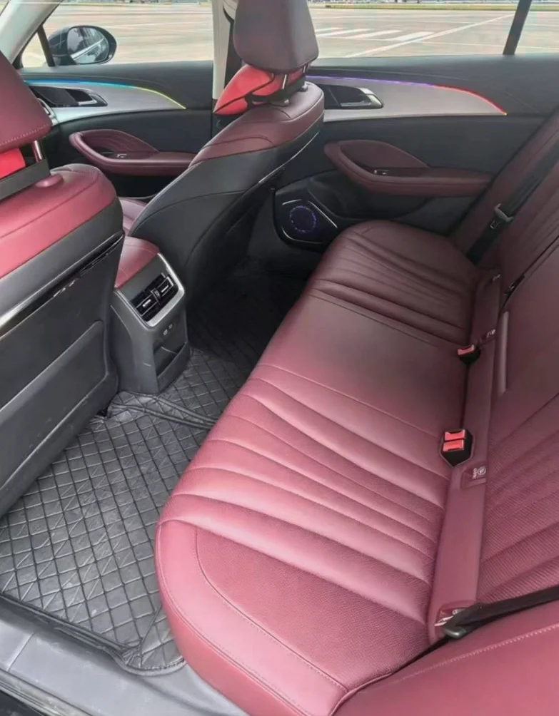 红旗H5 内饰后排