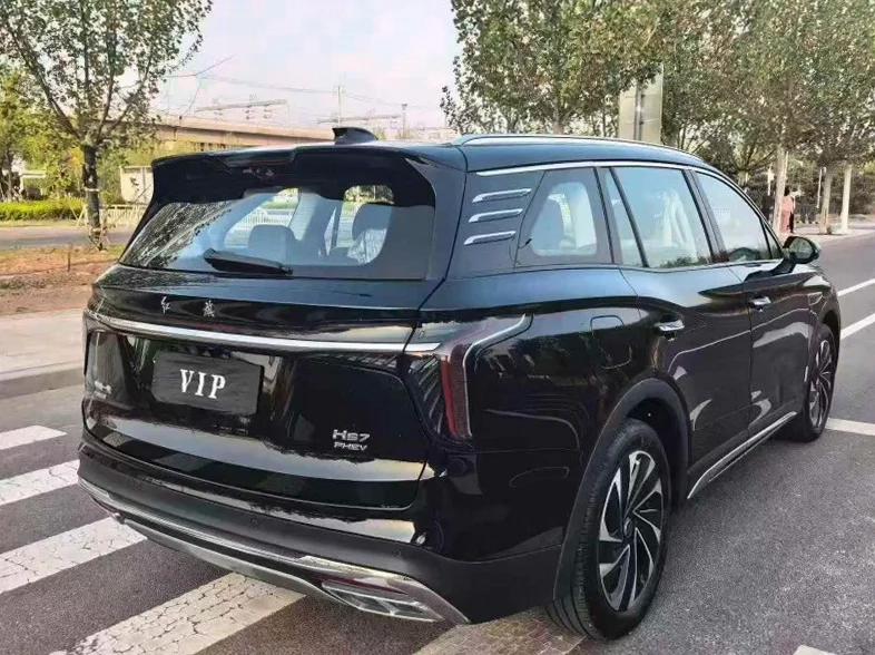 红旗HS5 后面外观三