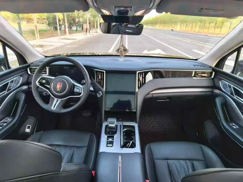 红旗HS5 后面外观二