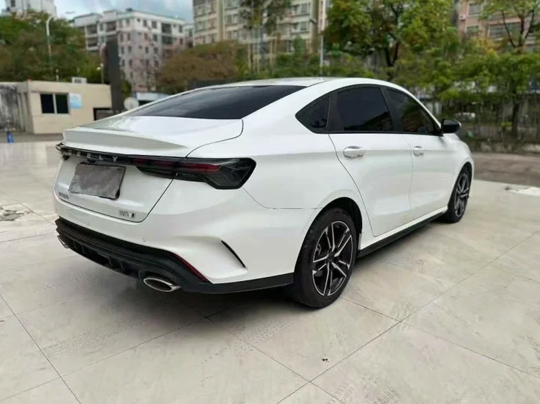 吉利缤瑞 内饰后排