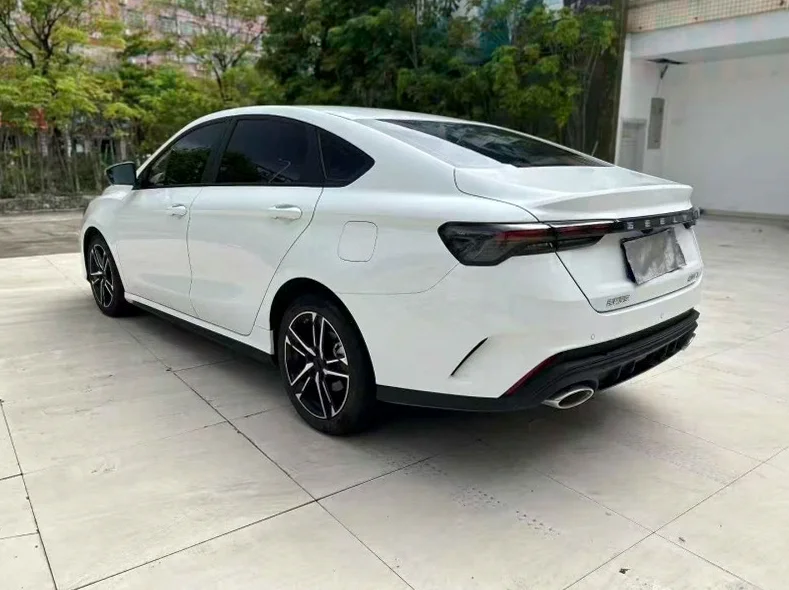 吉利缤瑞 内饰前排