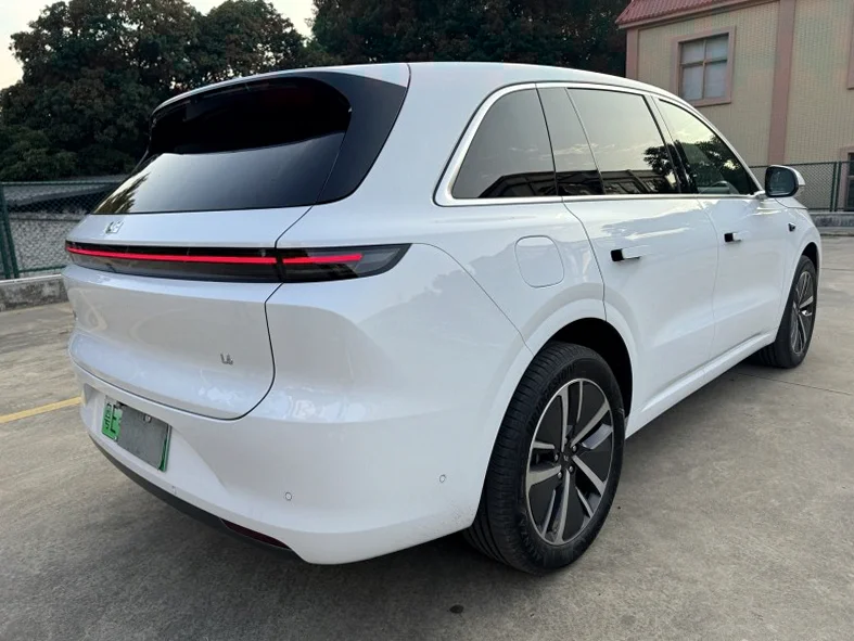 理想L6 后面外观二