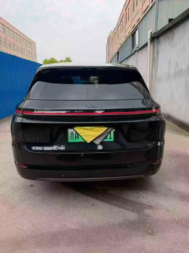 理想L7 后面外观三