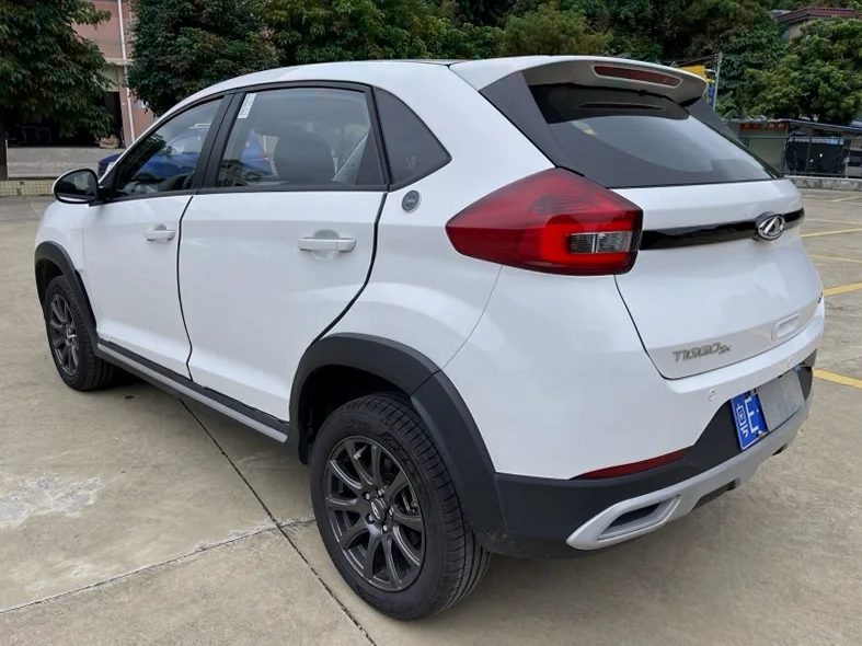 奇瑞瑞虎 后面外观一