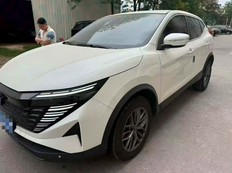 日产逍客 正面外观二