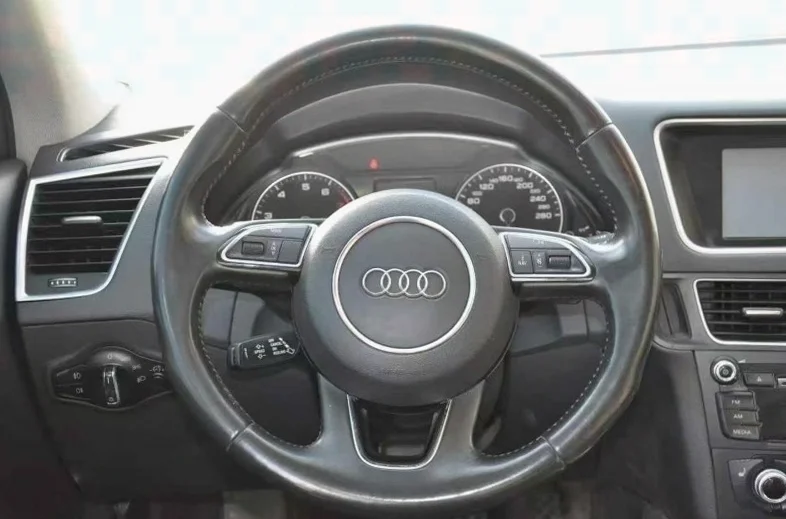 奥迪Q5 后面外观一