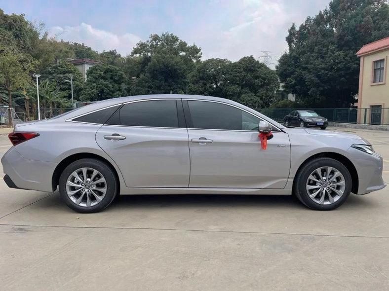 丰田亚洲龙 正面外观二