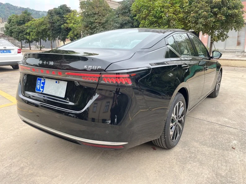 日产天籁 后面外观二