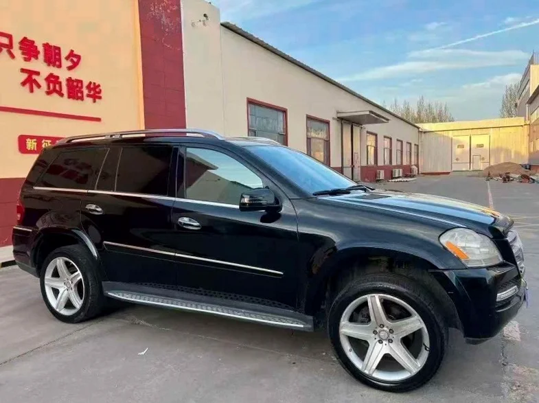 奔驰GL 正面外观二