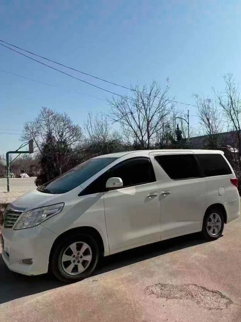 丰田埃尔法 正面外观三