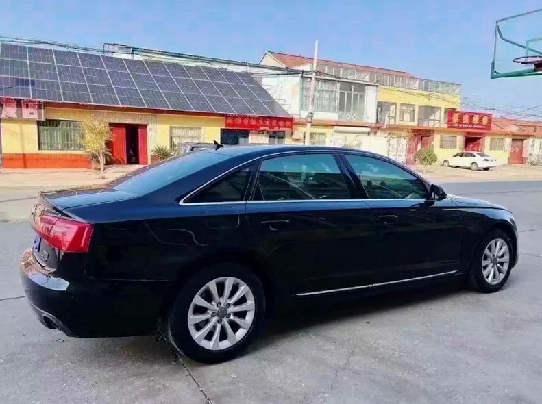 奥迪A6L 内饰后排